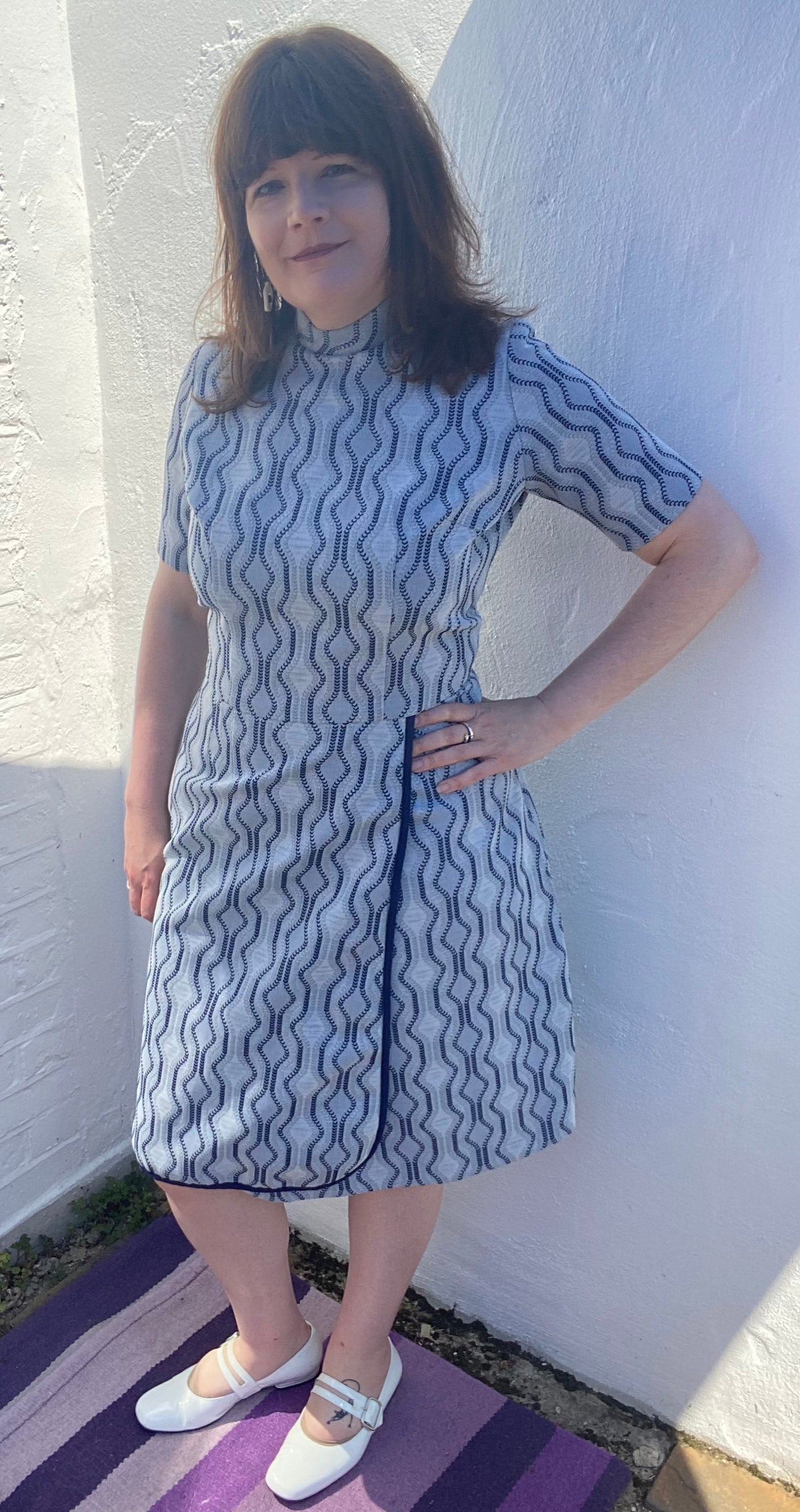 Vintage 60s 70s high neck blue short sleeve shift dress with wrap skirt crimplene size 14 16