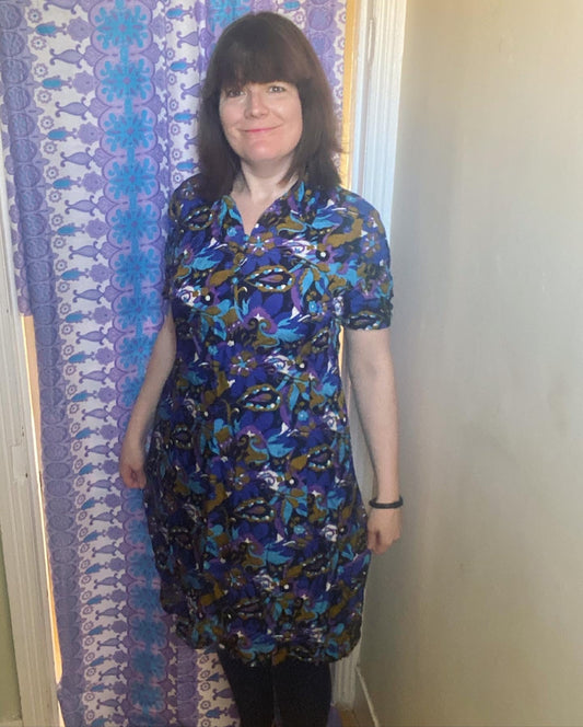 Vintage 70s purple blue purple psychedelic print handmade polyester silk feel midi dress with short sleeves size 14 16