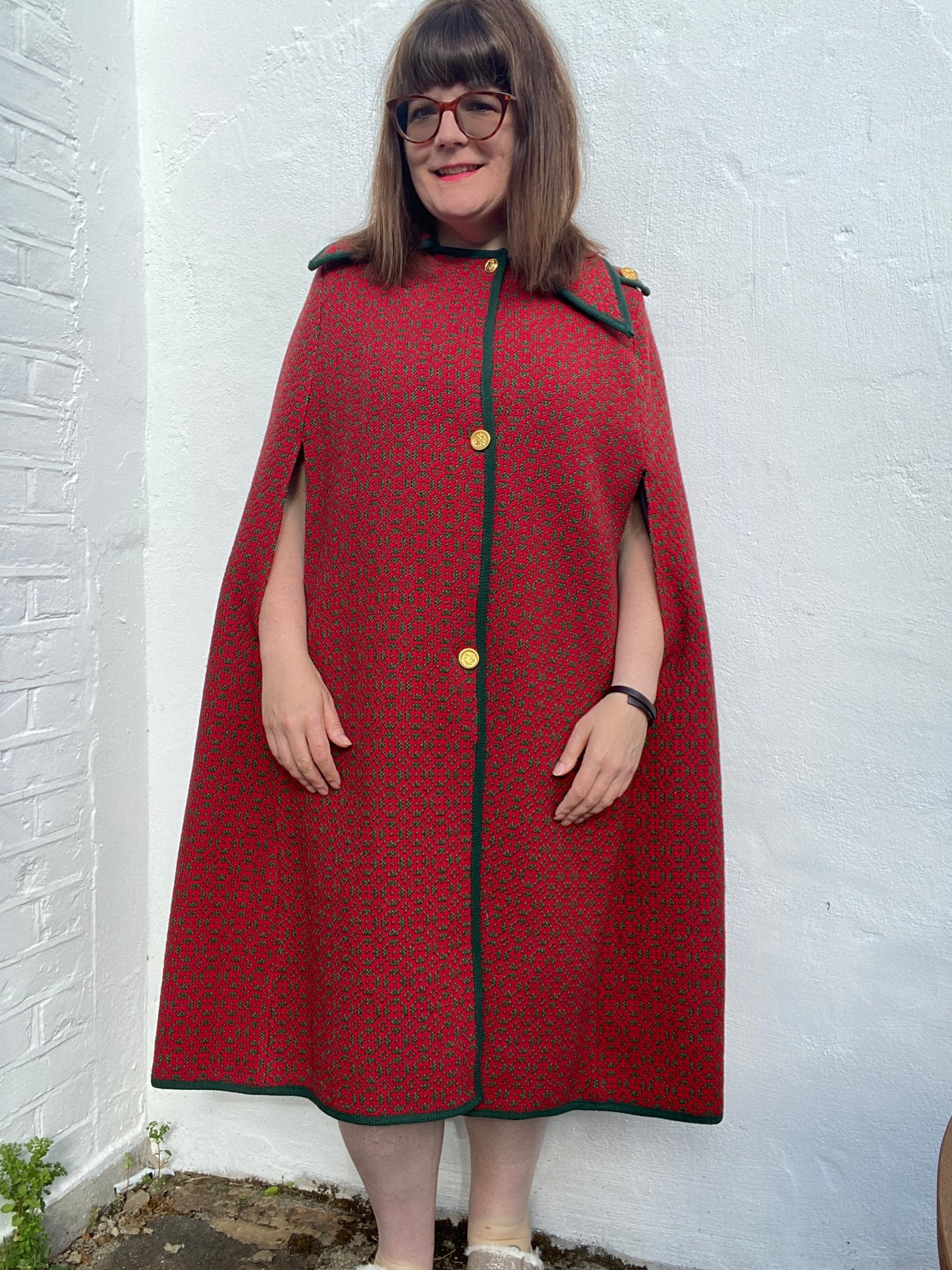 Vintage Long 70s Red Green collared Welsh Wool Tapestry cape [up to 20]