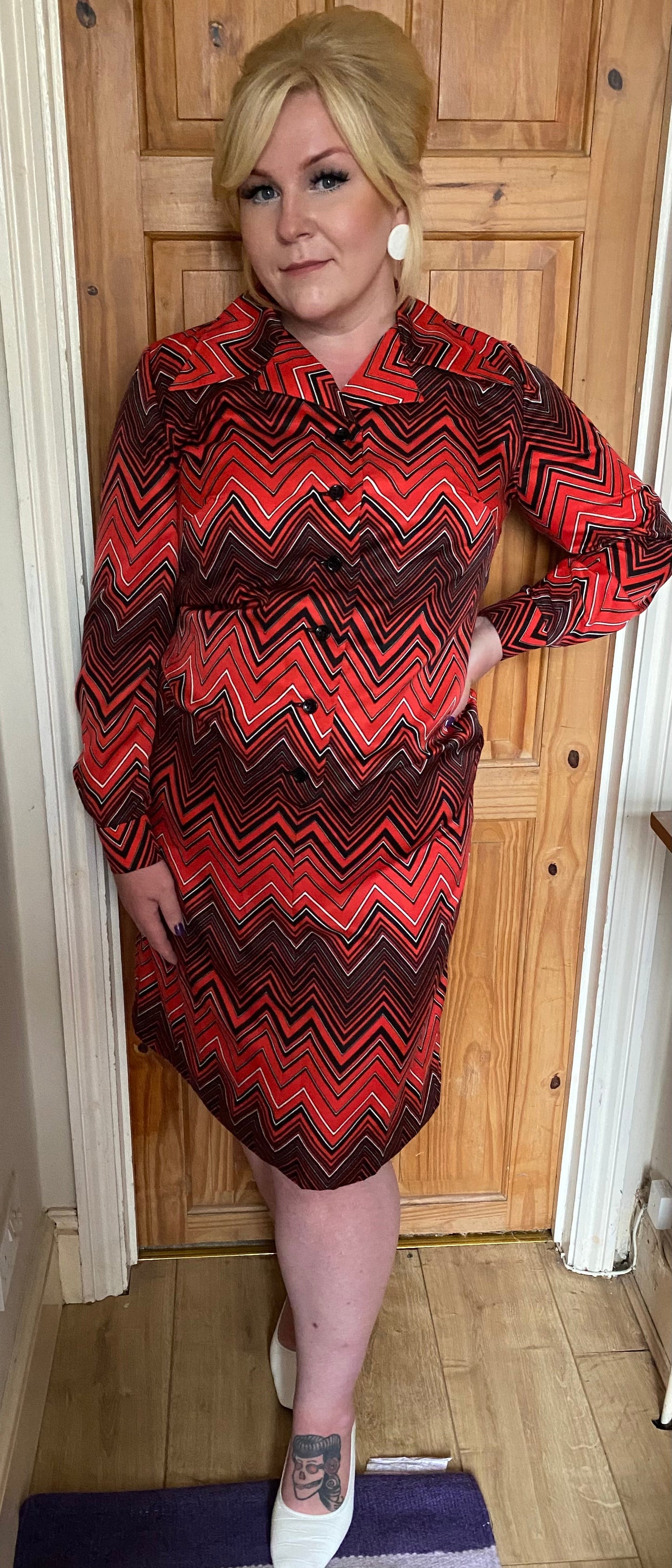 Vintage Black red zig zag 70s shirt dress size 16 18