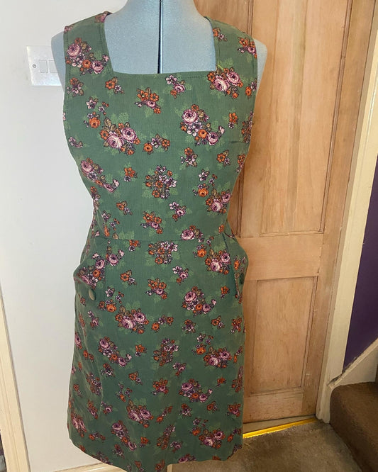 Vintage St Michael 70s cotton corduroy pinafore dress green floral with pockets size 10/12