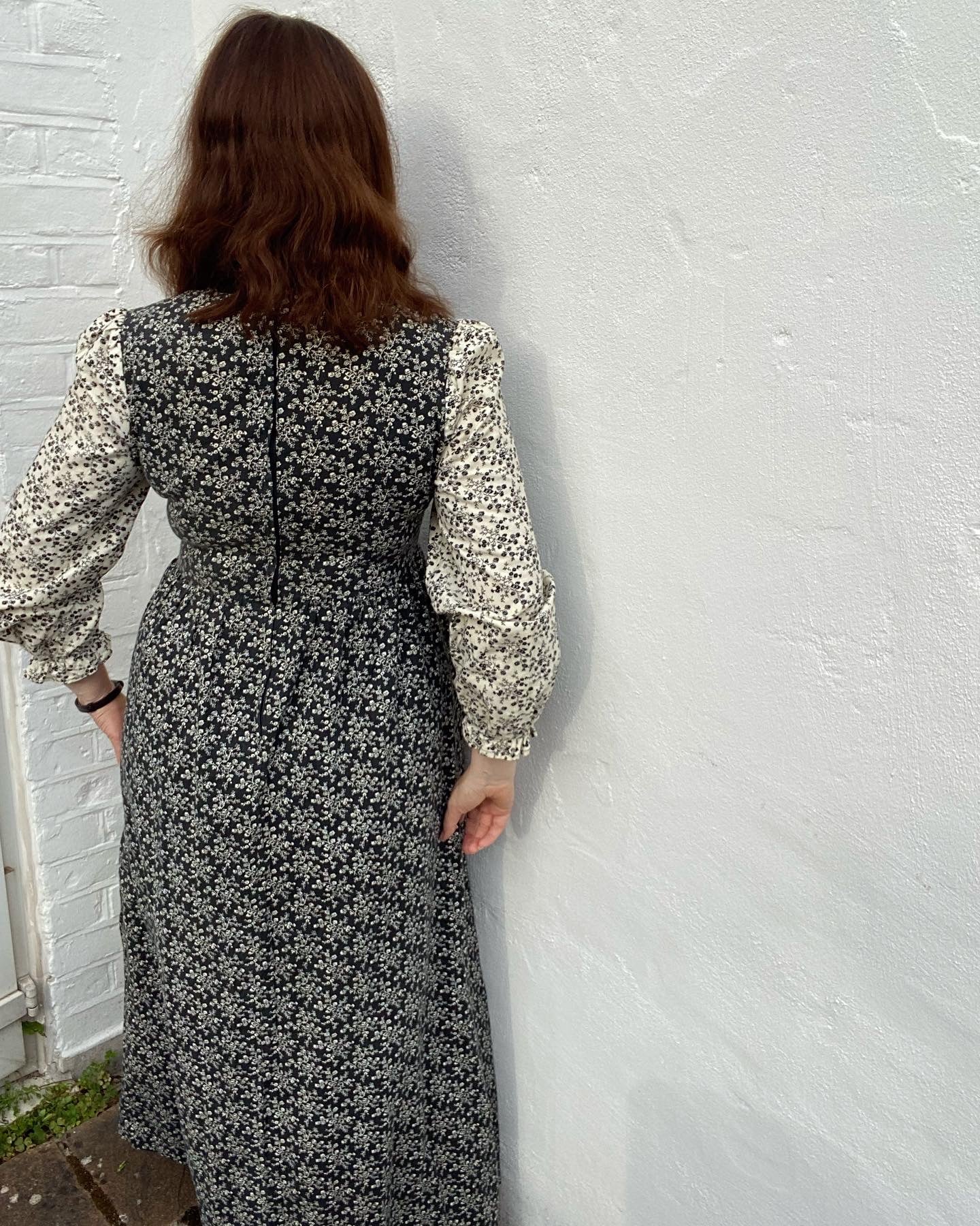 Vintage 70s 80s cotton black white long sleeve handmade prairie dress floral print button front size 14 16