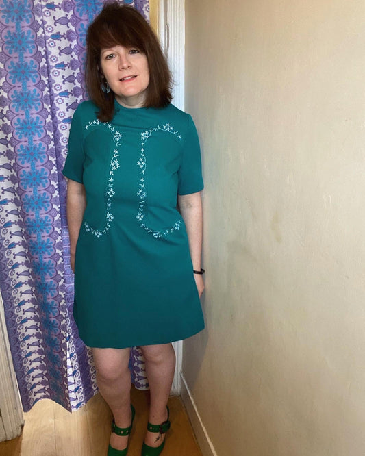 Vintage Teal blue handmade Crimplene 60s 70s Shift dress Embroidery detail short sleeves size 16