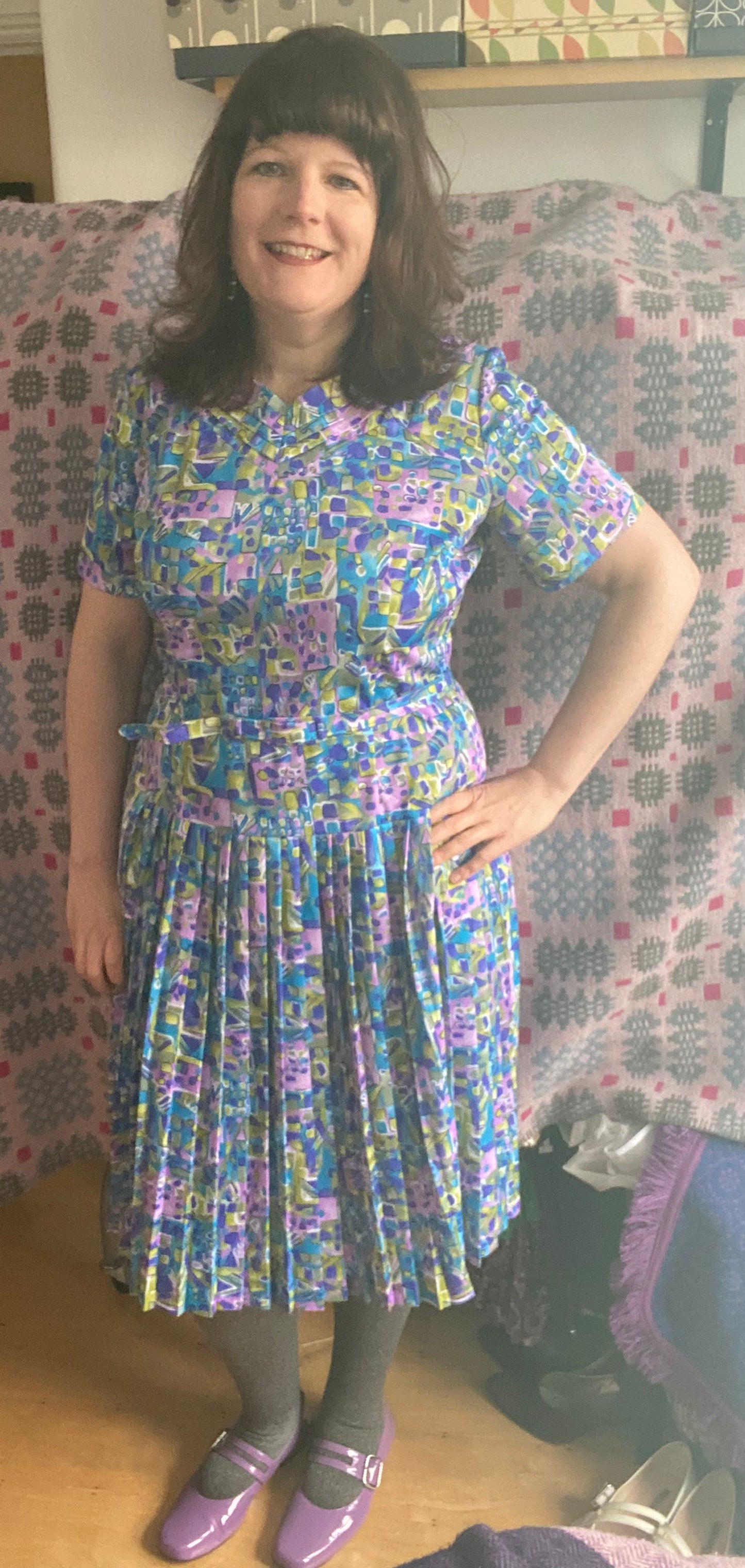 Vintage 80s funky print colourful polyester blue purple pleats dress by Lazarus of London with belt size 18 20