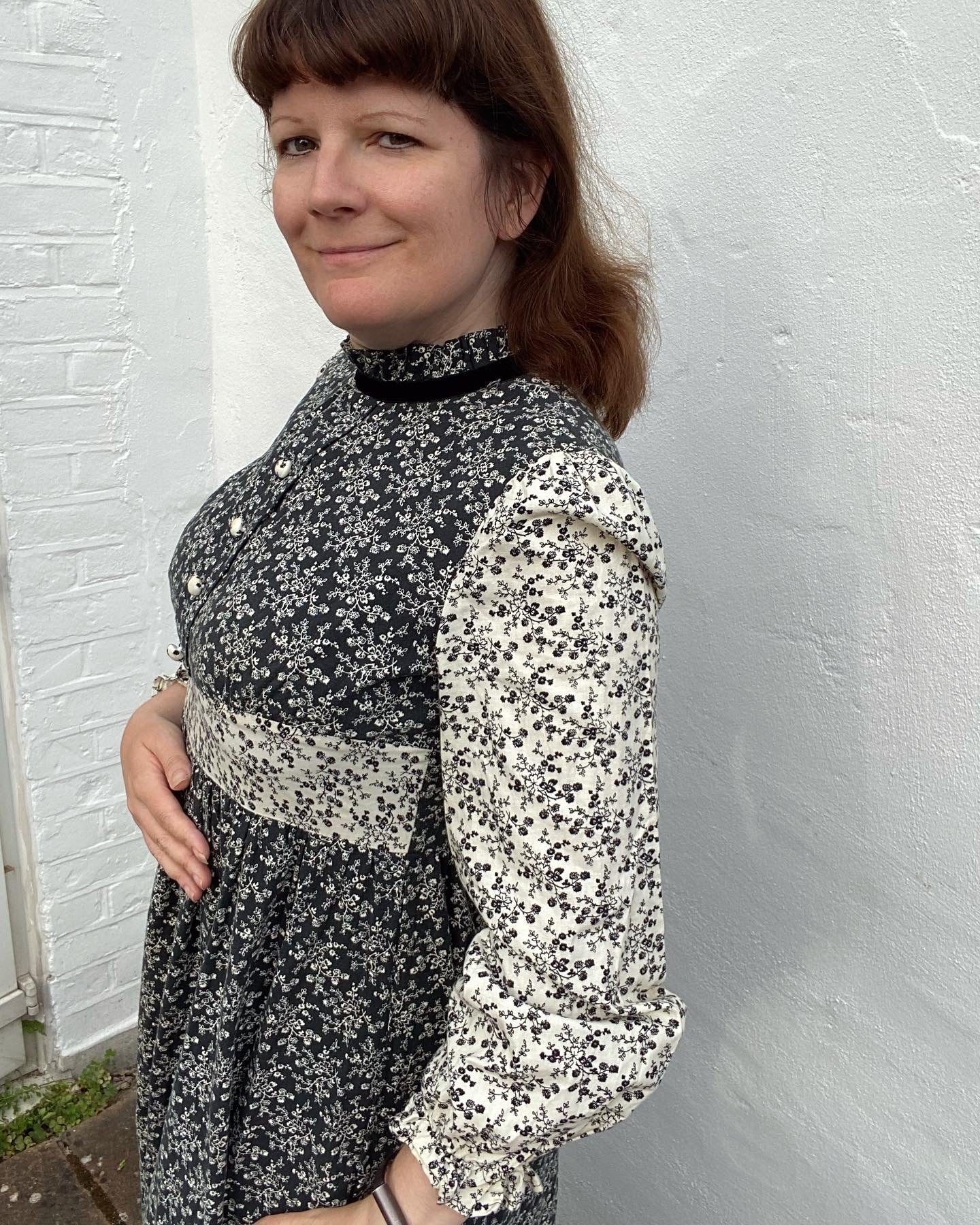 Vintage 70s 80s cotton black white long sleeve handmade prairie dress floral print button front size 14 16